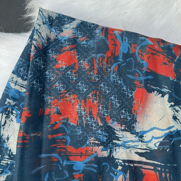 New GUESS Abstract Logo Scarf - Picture 5 of 5